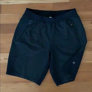 Lululemon size L black linerless shorts 9”